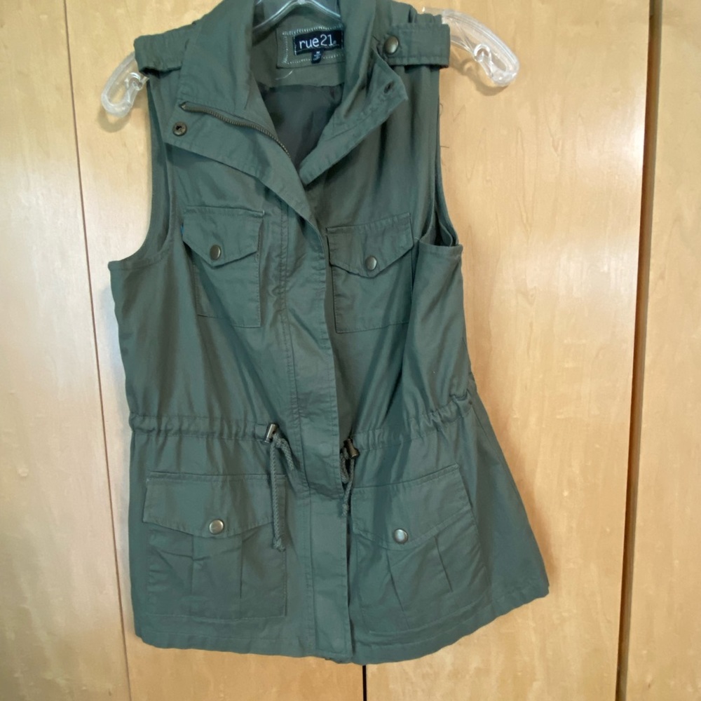 Ladies zip up vest
